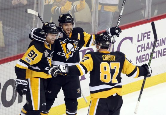 NHL: Columbus Blue Jackets at Pittsburgh Penguins