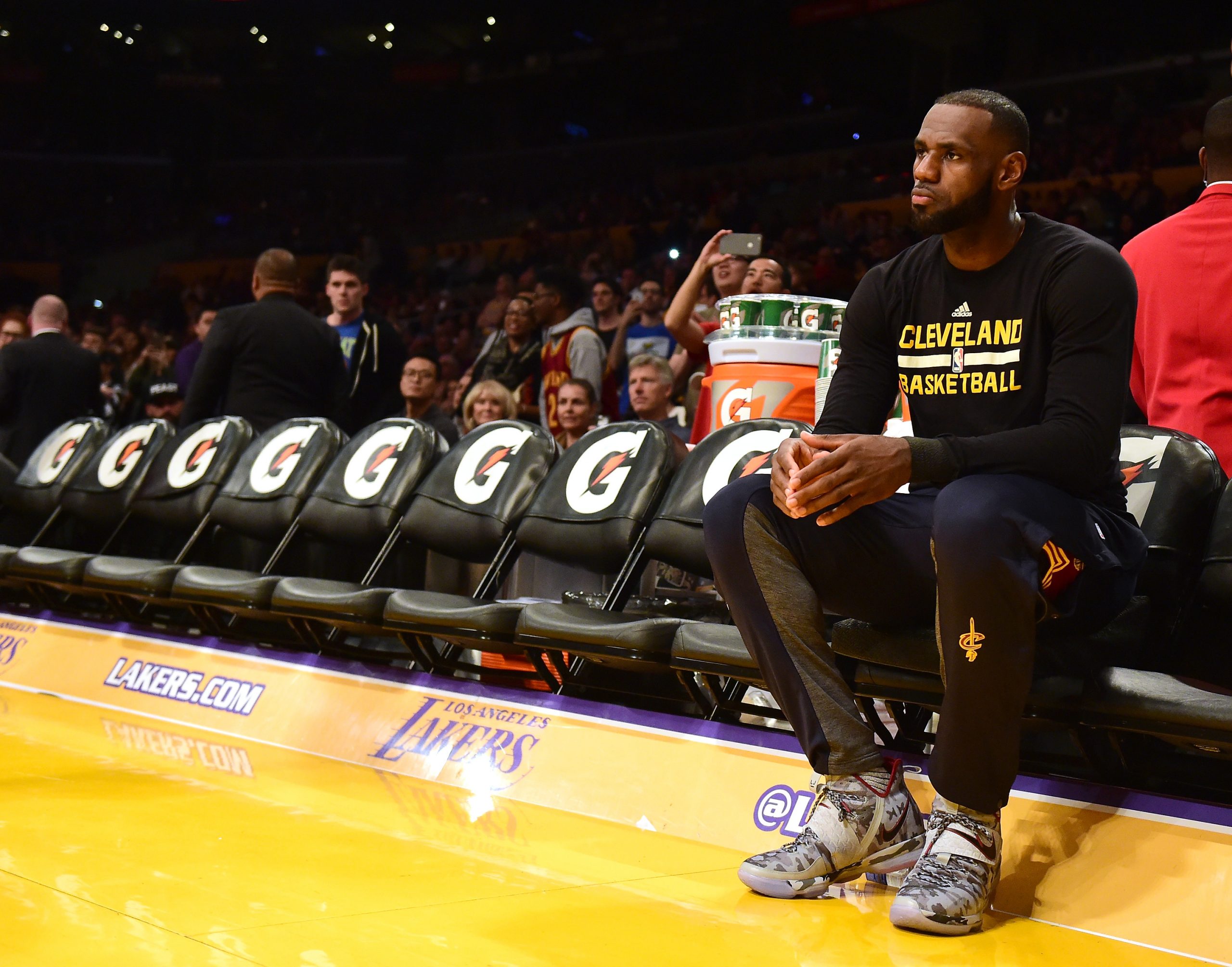 Cleveland Cavaliers v Los Angeles Lakers