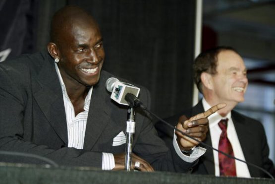 Garnett signs contract extension.