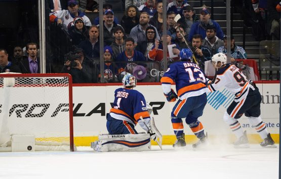 Edmonton Oilers v New York Islanders
