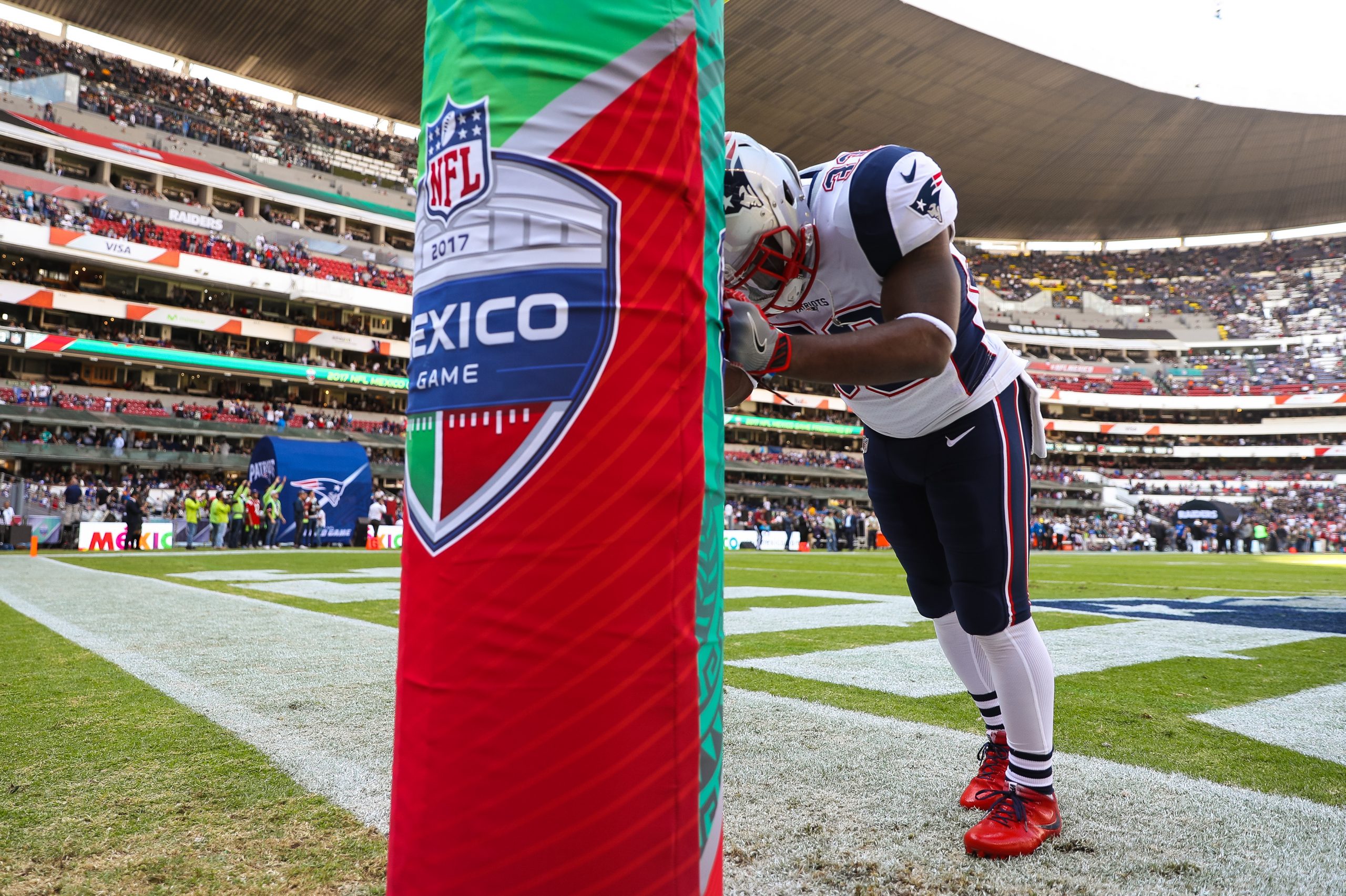 New England Patriots v Oakland Raiders