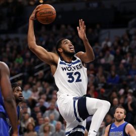 08-1004755902+19WOLF110517
