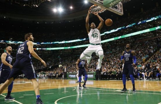 horford-dunking-Mavs
