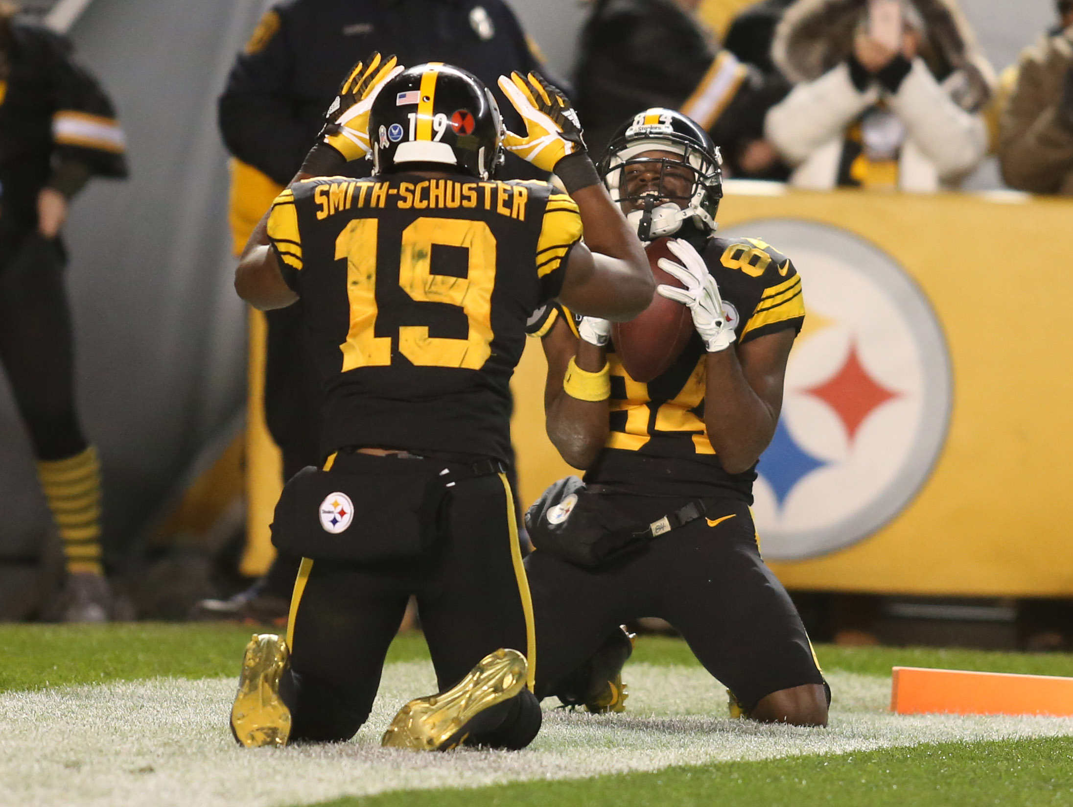 NFL: Tennessee Titans at Pittsburgh Steelers