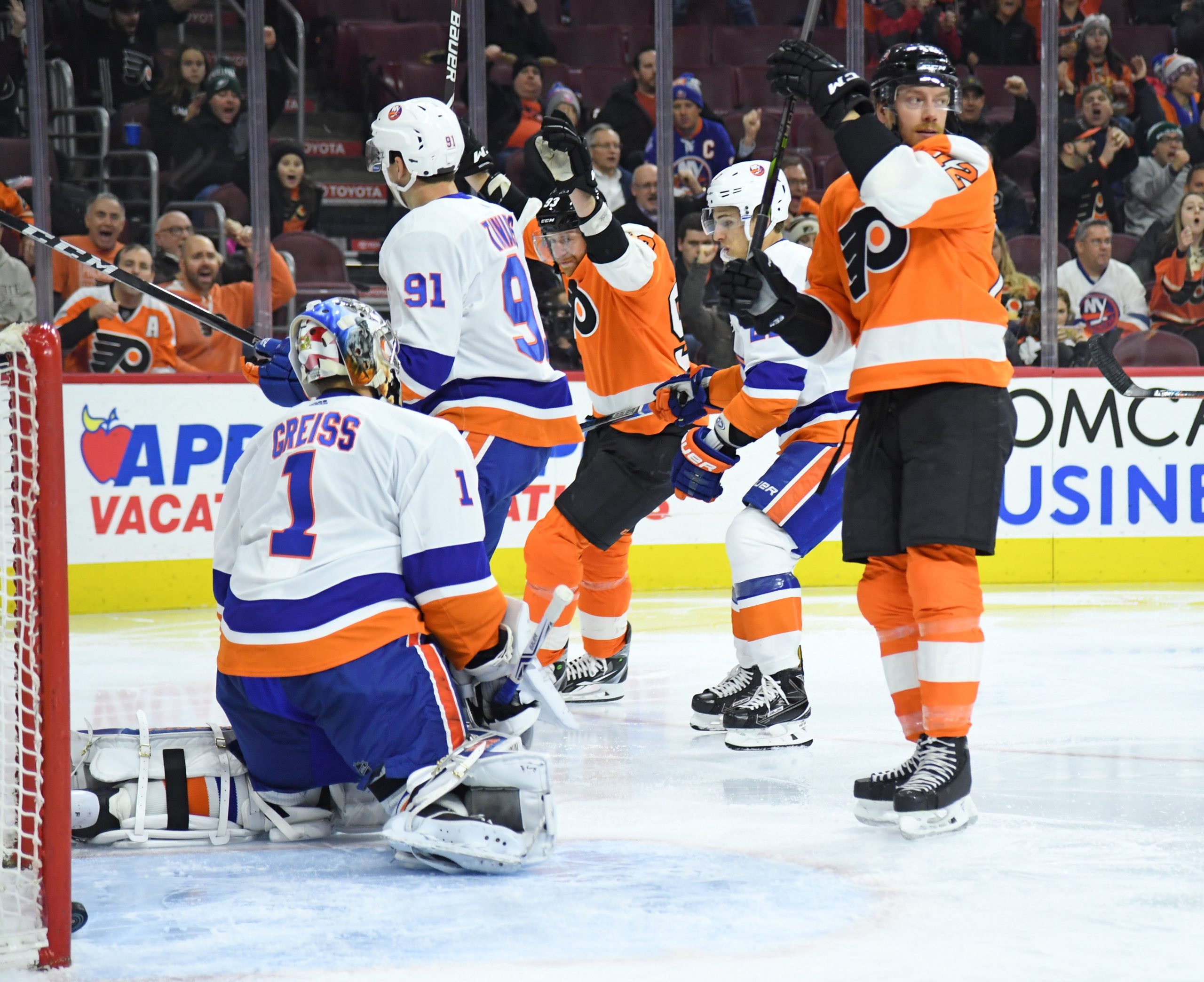 NHL: New York Islanders at Philadelphia Flyers