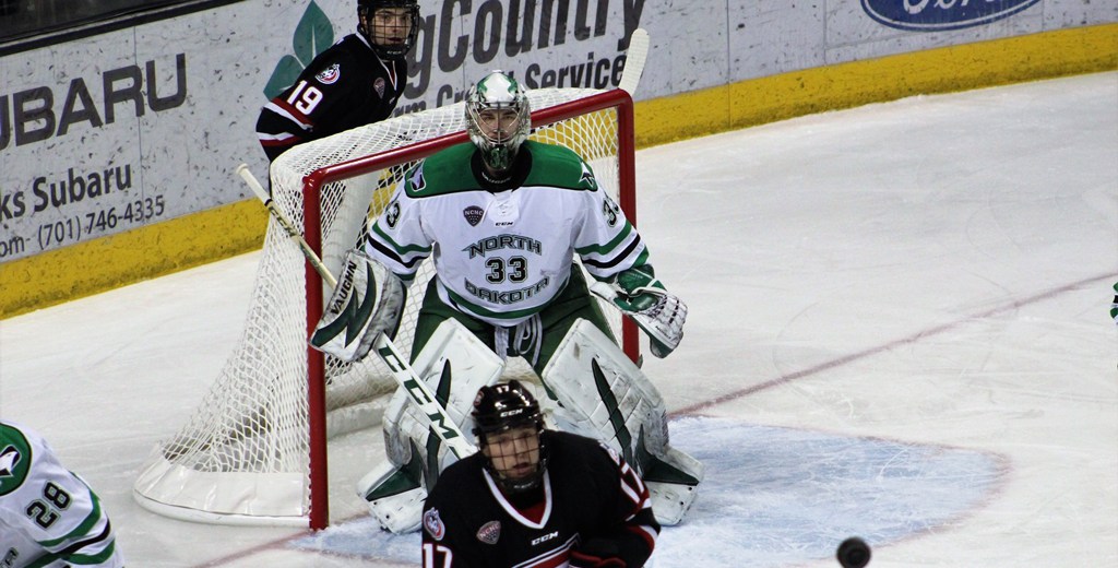 Cam_Johnson puck