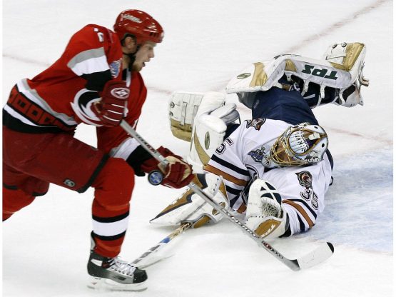 oilers-hurricanes-5-wong.jpg