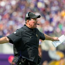 NFL: San Francisco 49ers at Minnesota Vikings