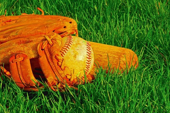 ball-grass-glove