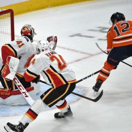 Oilers-Calgary77211.jpg