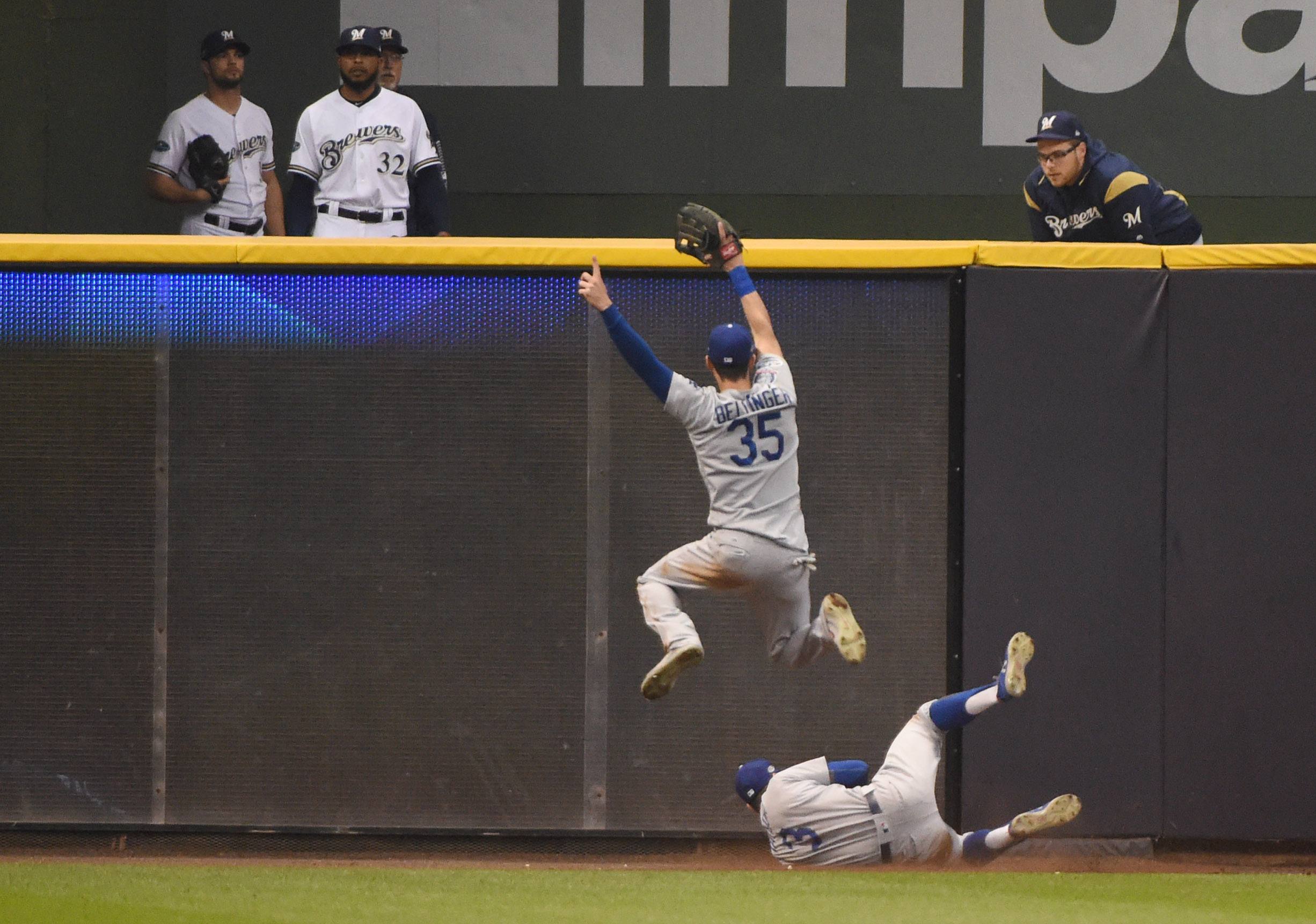 MLB: NLCS-Los Angeles Dodgers at Milwaukee Brewers