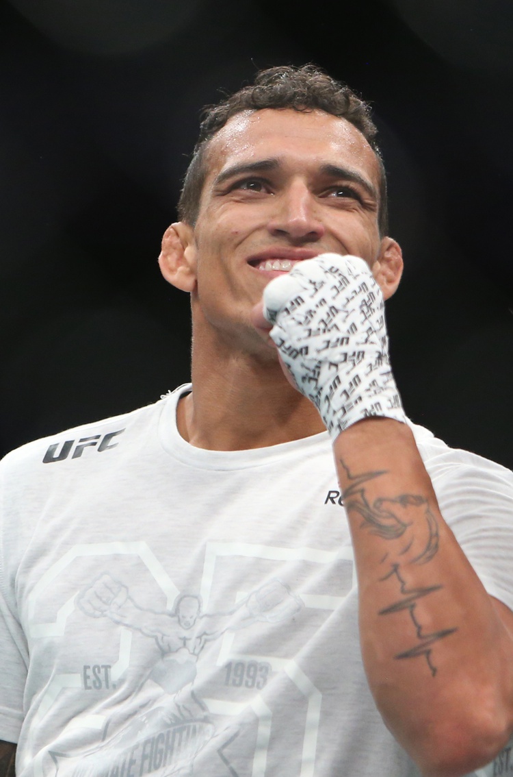 charles oliveira