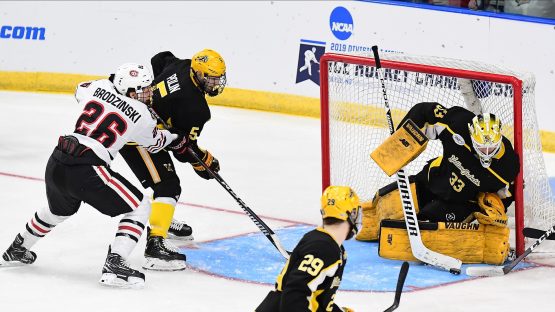NCAA Hockey 2019: American International vs St. Cloud State MAR 29