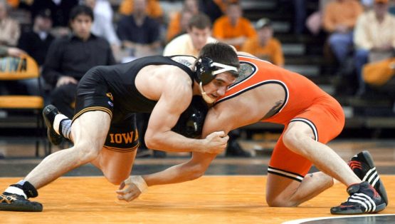 how to choose the right wrestling headgear