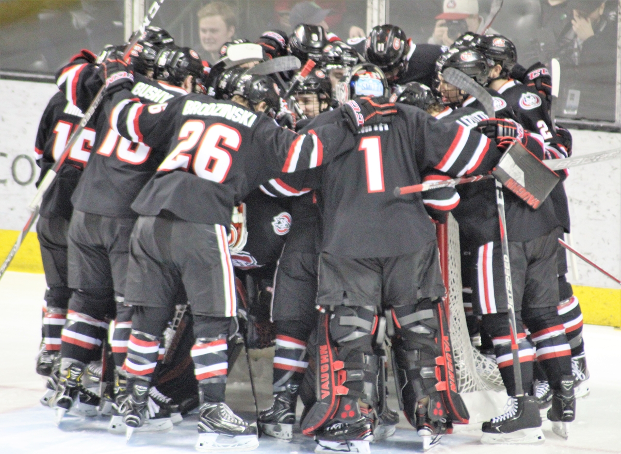 Huskies Huddle