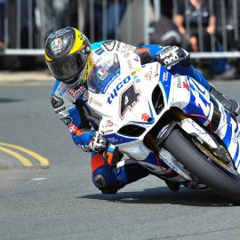 motorbike-438464_1920