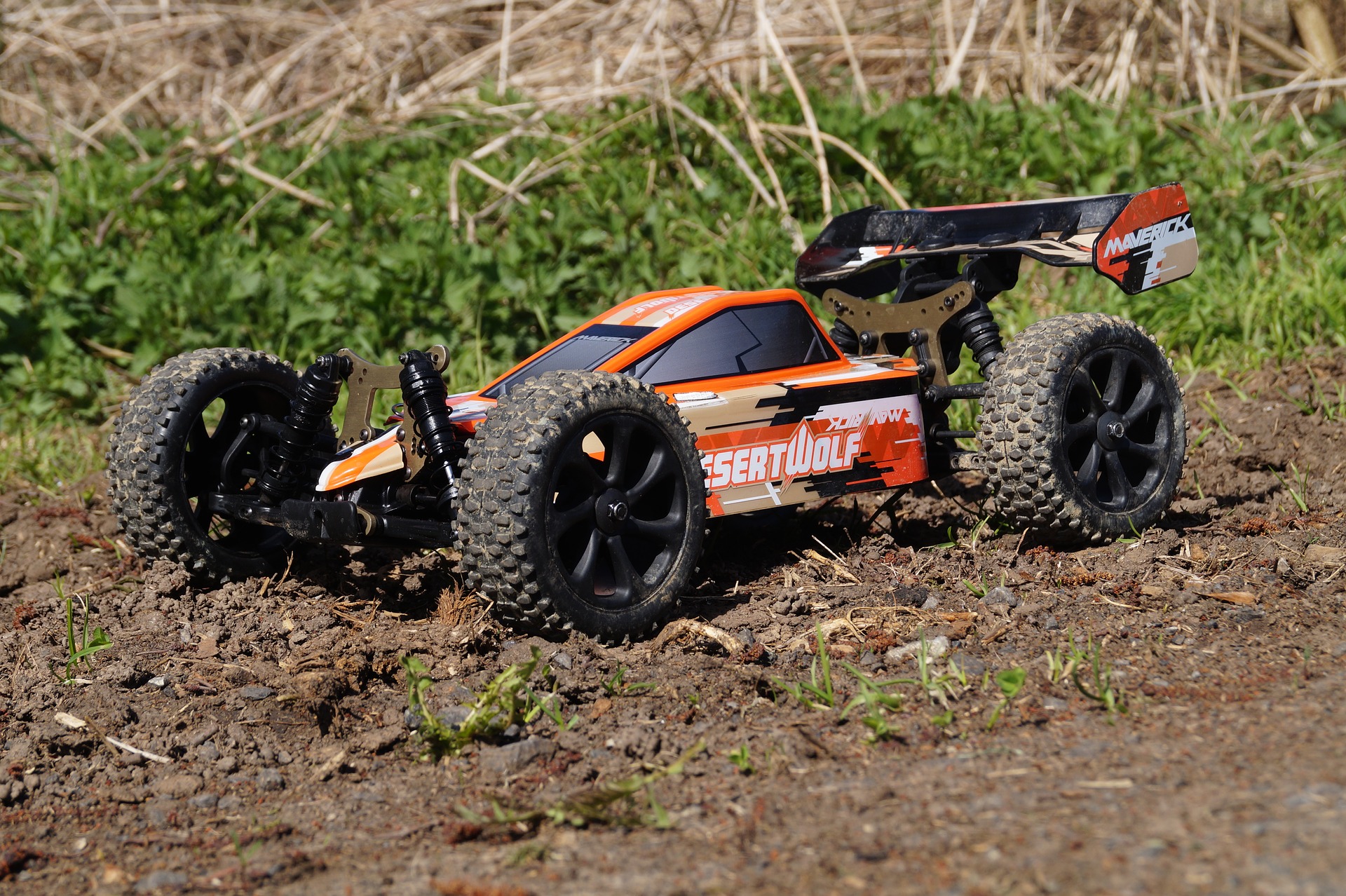 rc-car-2478333_1920