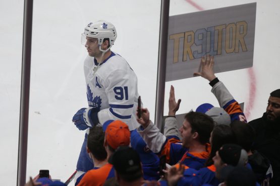NHL: Toronto Maple Leafs at New York Islanders