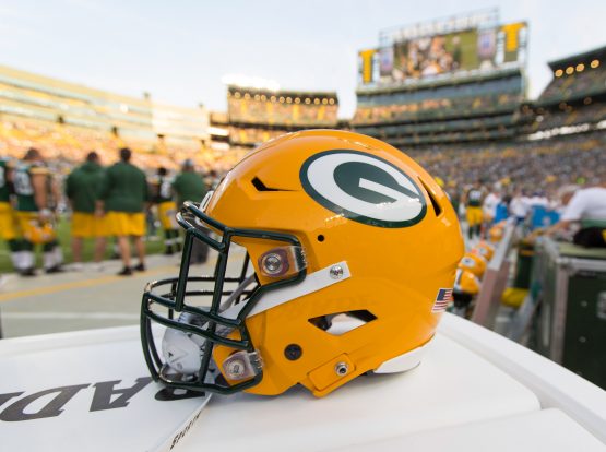 NFL: Tennessee Titans at Green Bay Packers