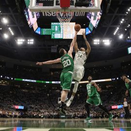 giannis antetokounmpo gordon hayward