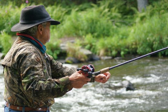fisherman-585707_1920