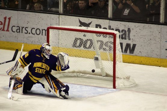 UND goal