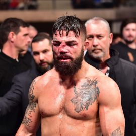 mike perry broken nose