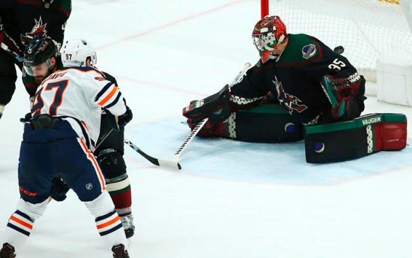 Oilers in Arizona