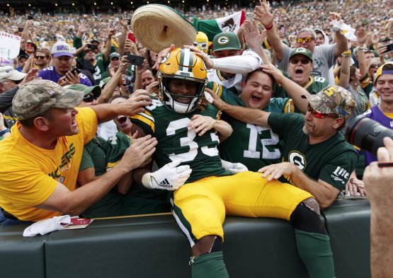 NFL: Minnesota Vikings at Green Bay Packers