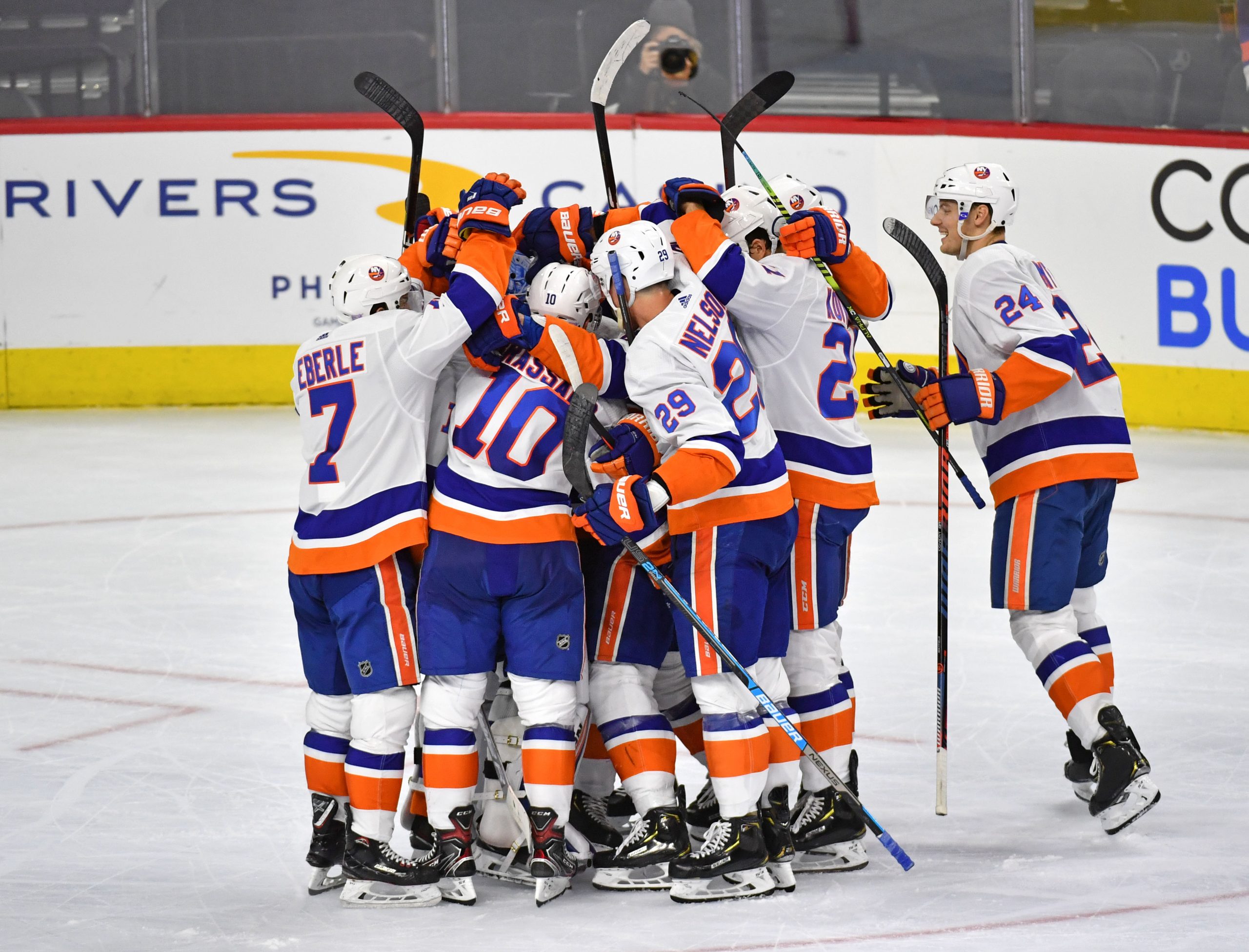 NHL: New York Islanders at Philadelphia Flyers