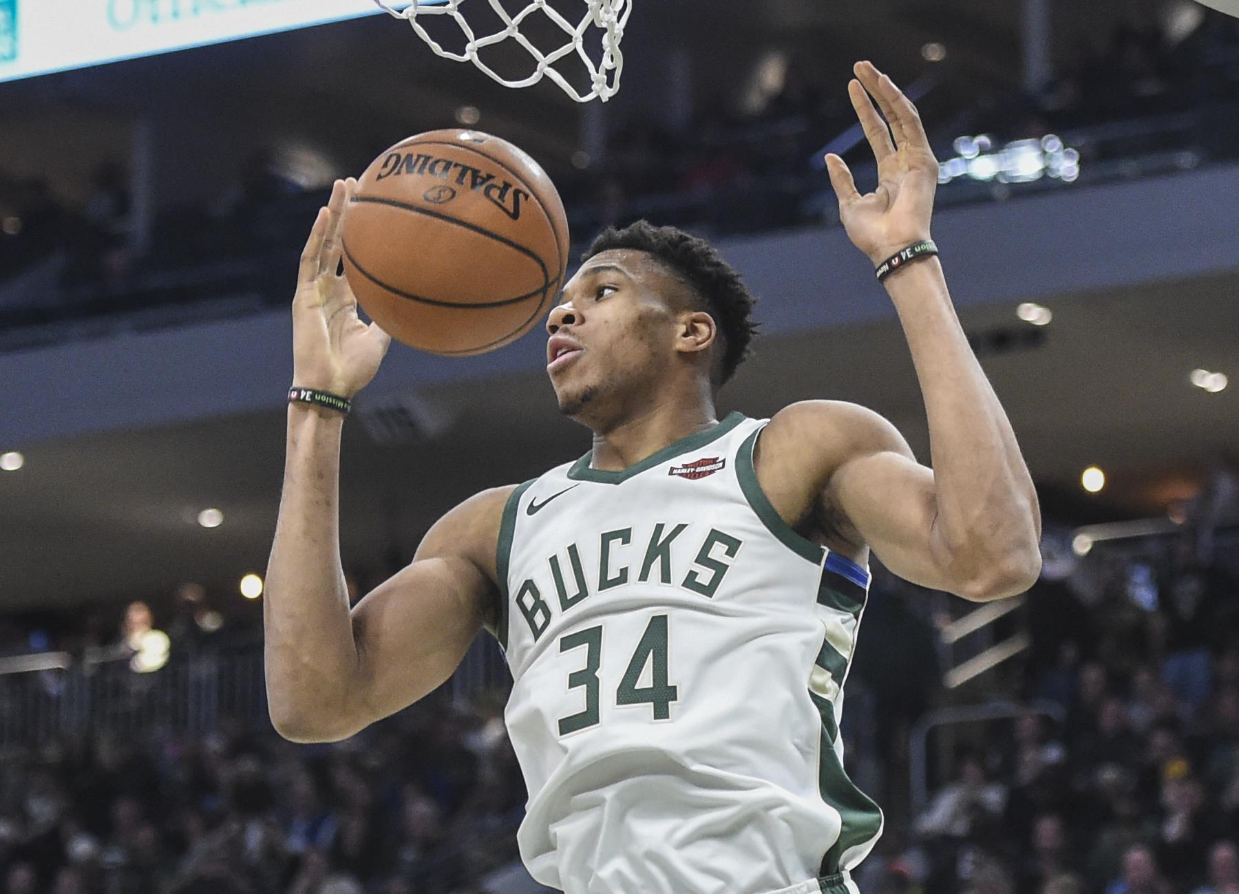 NBA: Cleveland Cavaliers at Milwaukee Bucks
