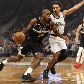 NBA: Los Angeles Clippers at Milwaukee Bucks