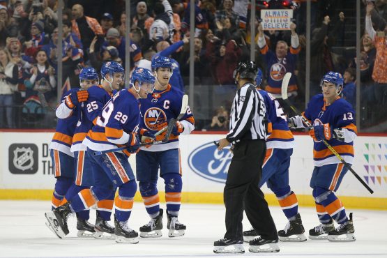 NHL: Vancouver Canucks at New York Islanders