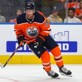 NHL: SEP 16 Jets at Oilers