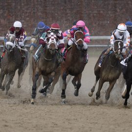 Horse Racing: Kentucky Oaks