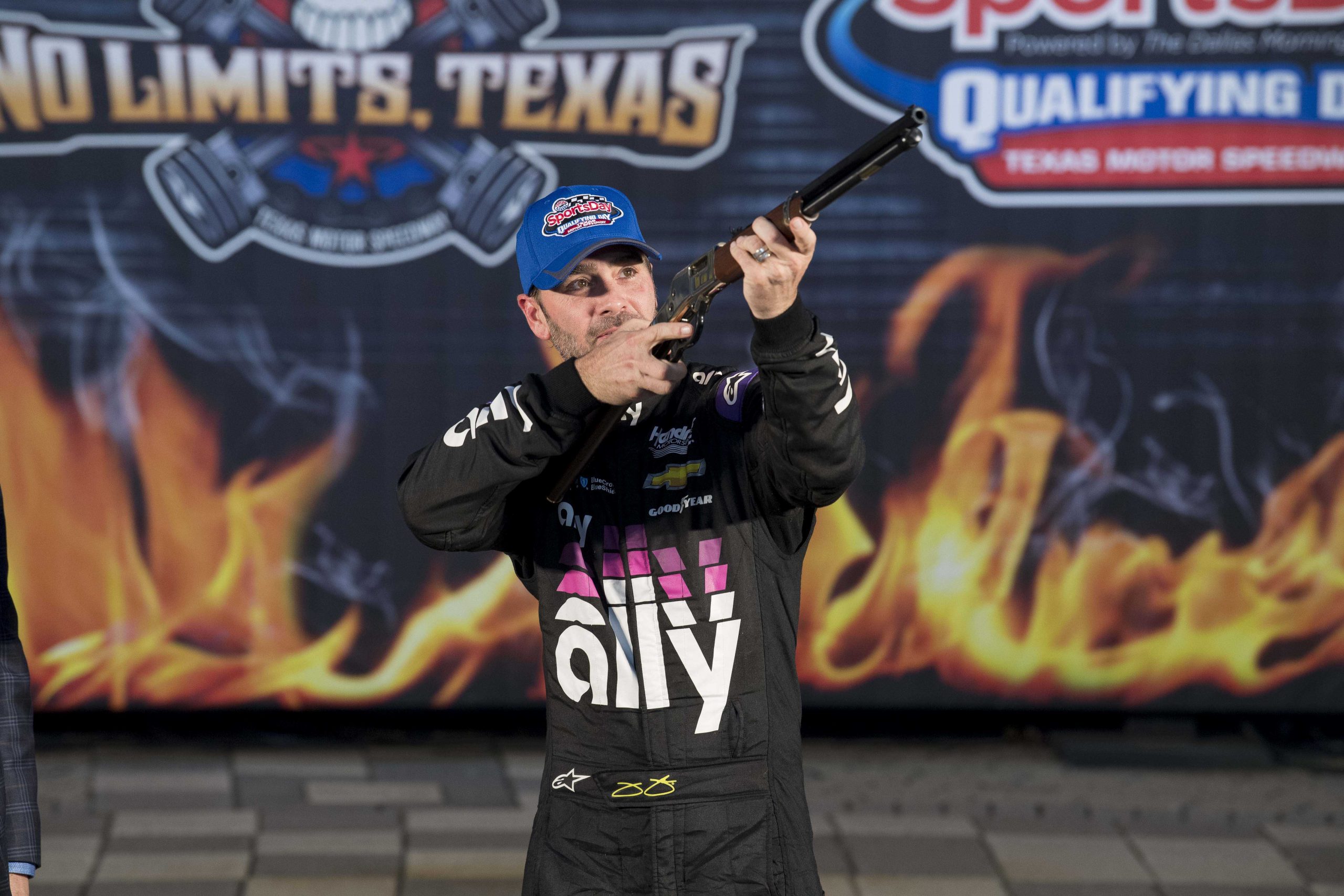 NASCAR: O'Reilly Auto Parts 500-Qualifying