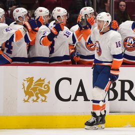 NHL: New York Islanders at Vancouver Canucks