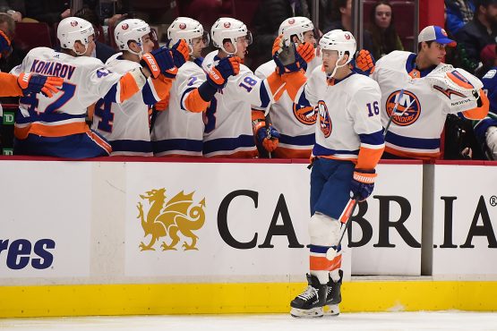 NHL: New York Islanders at Vancouver Canucks