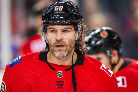 NHL: Chicago Blackhawks at Calgary Flames