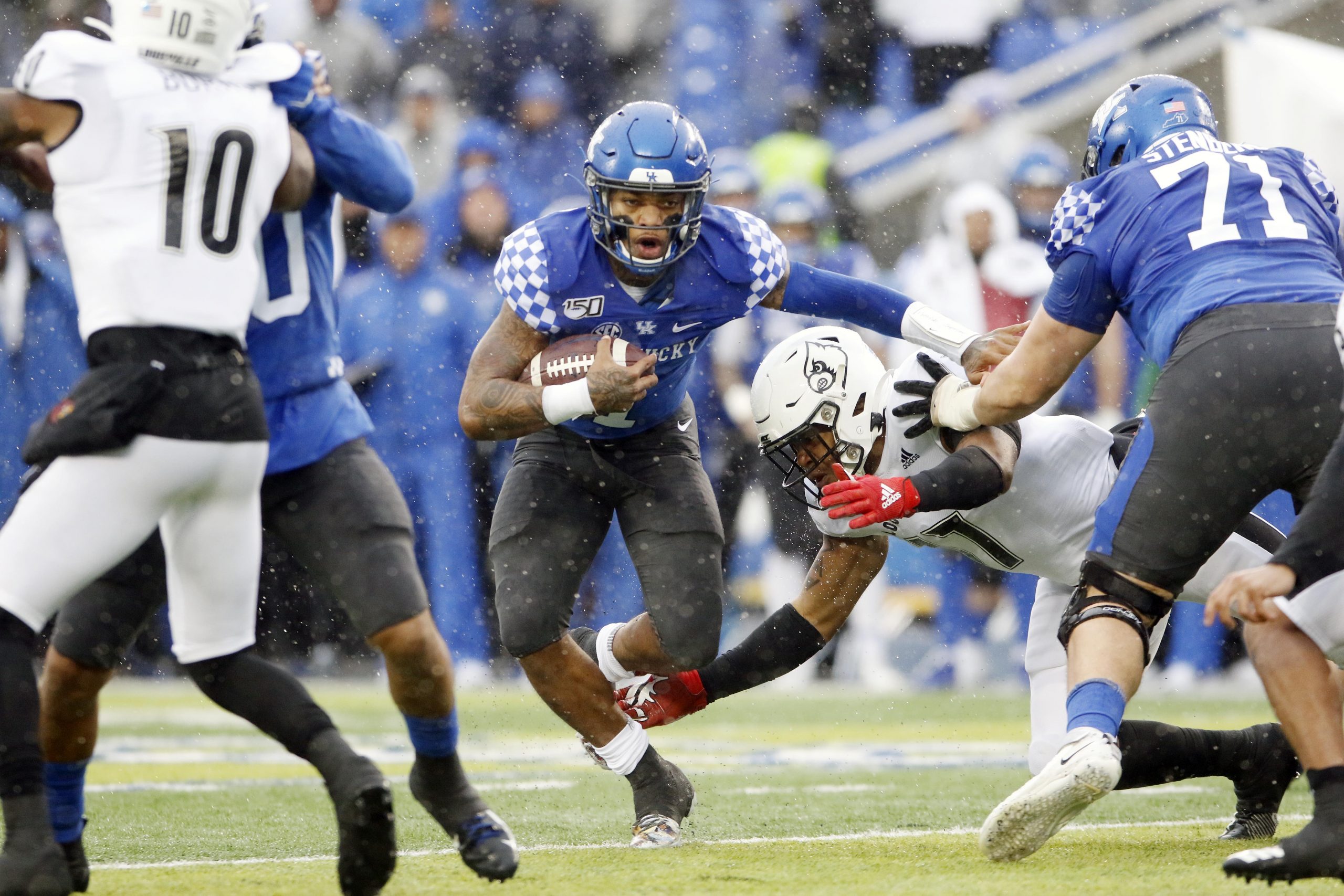 NCAA Football: Louisville at Kentucky
