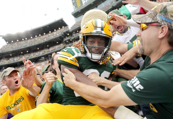 NFL: Minnesota Vikings at Green Bay Packers