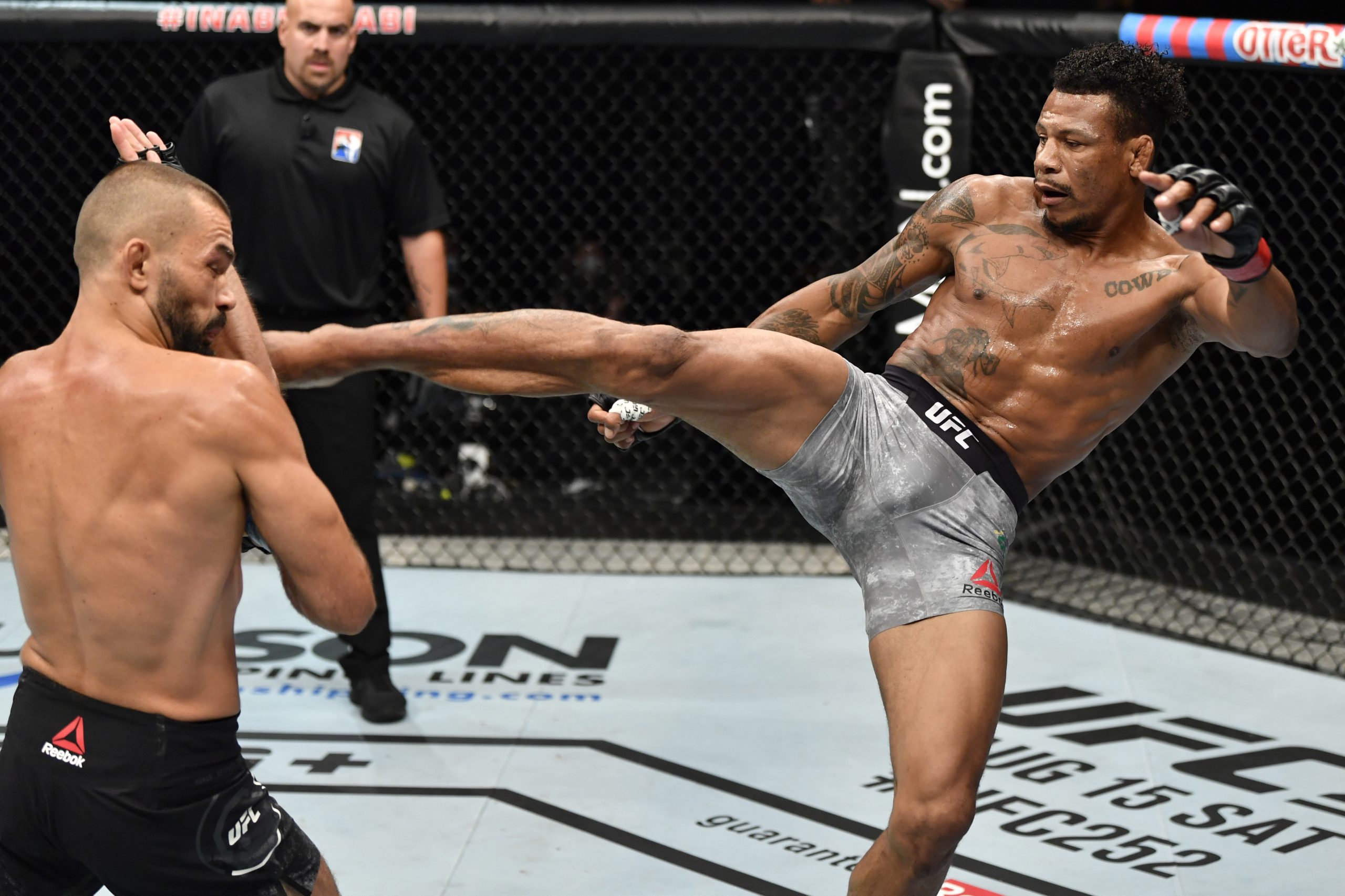 MMA: UFC Fight Island