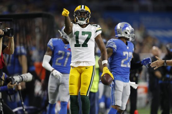 NFL: Green Bay Packers at Detroit Lions