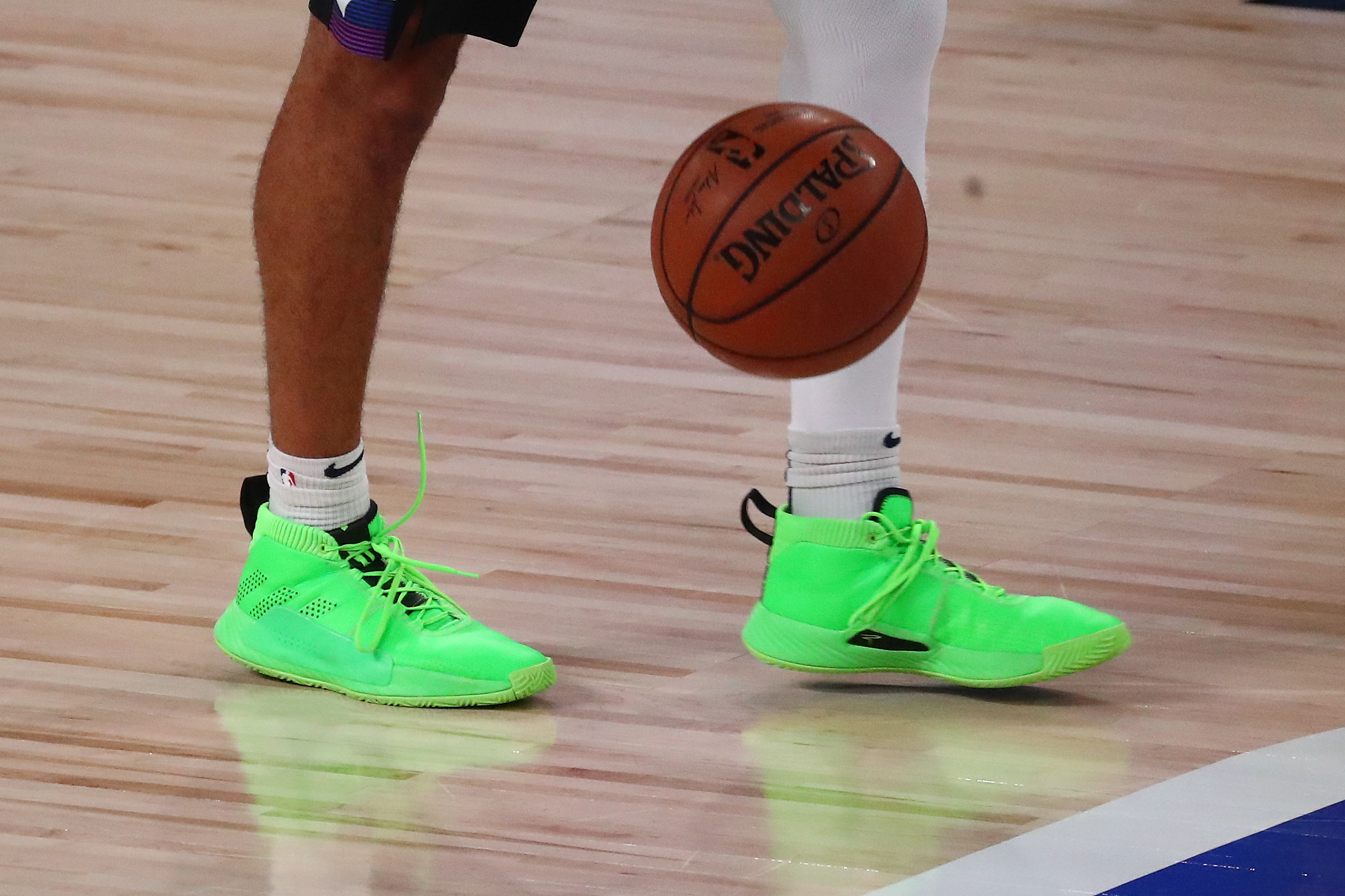 What basketball shoes do NBA players wear?
