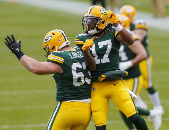 NFL: Minnesota Vikings at Green Bay Packers