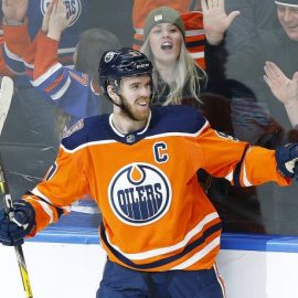 NHL: New York Islanders at Edmonton Oilers