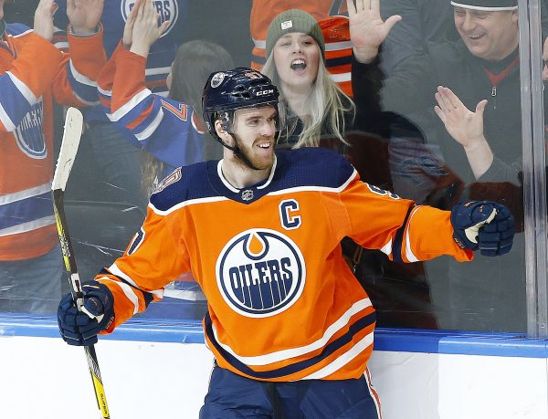 NHL: New York Islanders at Edmonton Oilers