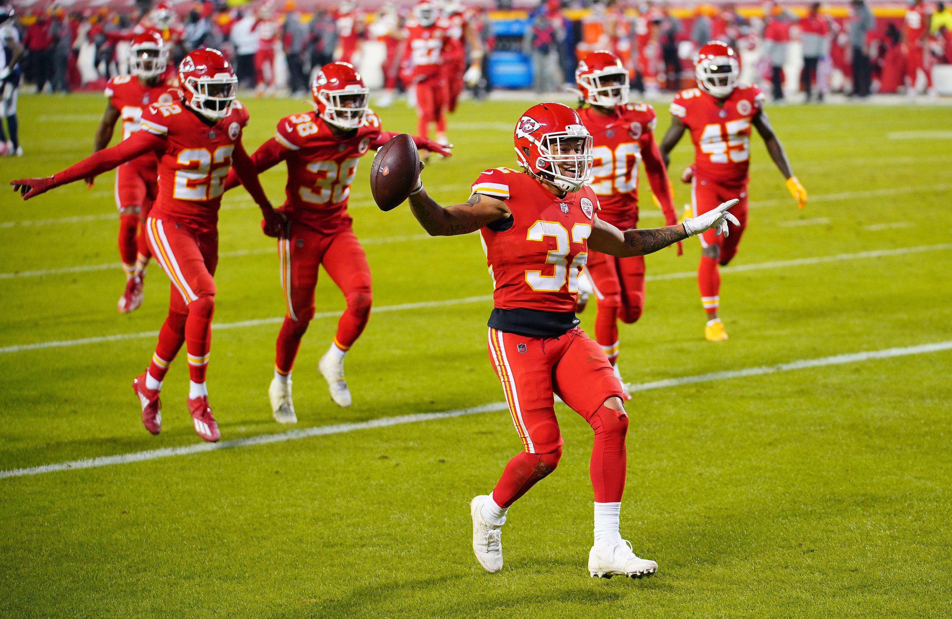 NFL Week 14 Picks & Predictions