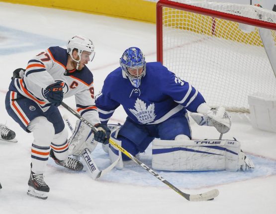 Oil Beat Leafs