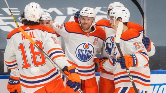 Oilers beat Leafs 1 30 21
